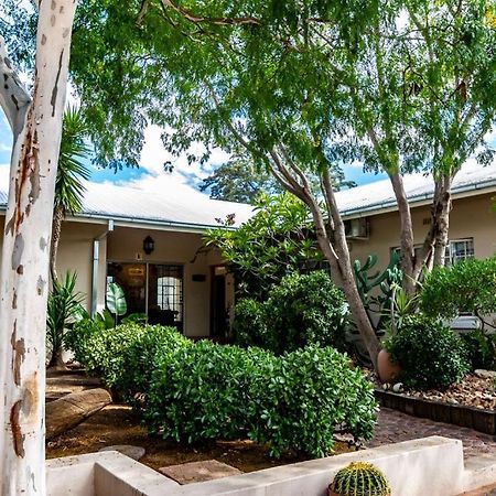 Londiningi Guesthouse Windhoek Exteriör bild